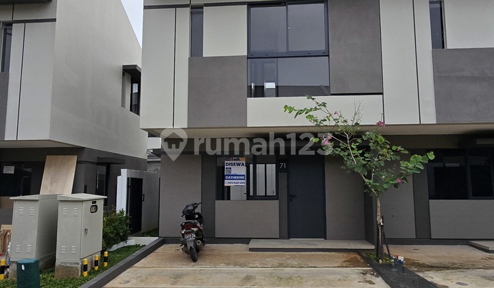 Disewakan Rumah di Park Serpong, Hoek Badan, Kosongan