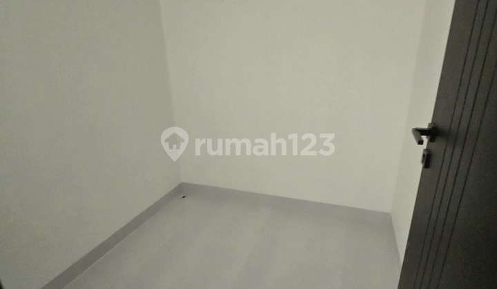 Rumah Baru, Luas, Layout Bagus di Boulevard Puspita Loka BSD 2