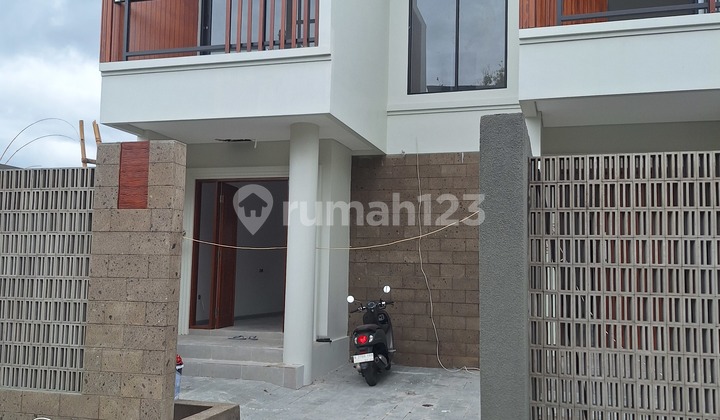 Dijual Rumah Baru Siap Huni Jl. Saridana Denpasar Bali Dijual Rumah Baru Siap Huni Jl. Saridana Denpasar Bali