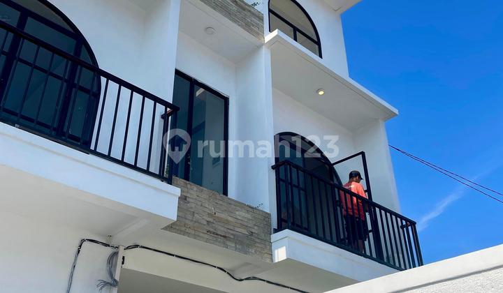 Kepemilikan Penuh Vila 3 Lantai Baru Dekat Pantai Melasti dan GWK Ungasan Bali 2