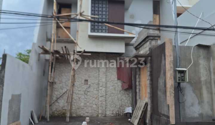 Freehold Brand New Villa jl. Dewi Sri Kuta Bali  5 Menit Dari Pantai