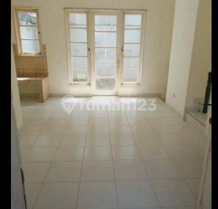 Disewakan Rumah Murah Siap Huni di Legenda Wisata 8