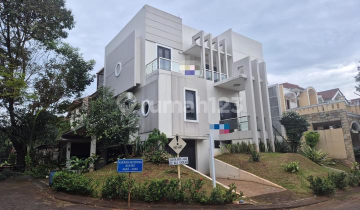 Rumah 2 Lantai Bebas Banjir Sejuk di Legenda Wisata Cibubur