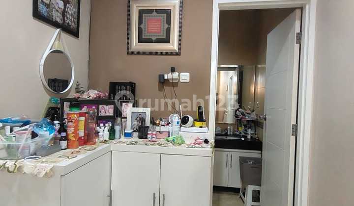 Rumah 2 Lantai,  Dekat Tol & Mall Trans Studio, Raffless Hills Cibubur 2