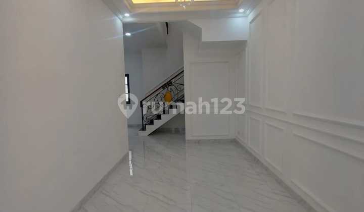 Rumah Klasik Dua Lantai Siap Huni di Kebagusan Pasar Minggu Jagakarsa Jakarta Selatan 1