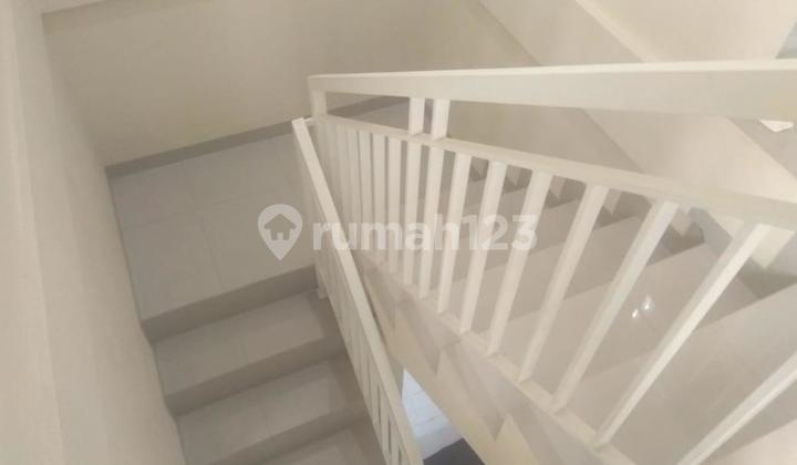 Rumah Dua Lantai Siap Huni Dijual di Kranggan Bekasi 2