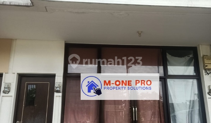 For Sale: Commercial Building for Residence and Business