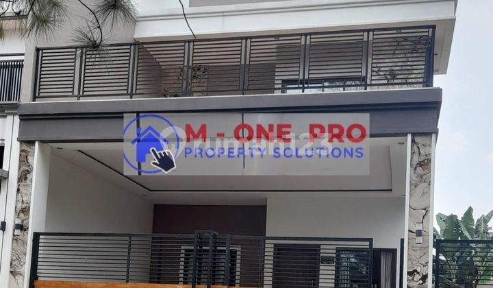 Di Jual Rumah 2 Lantai Semi Furnished