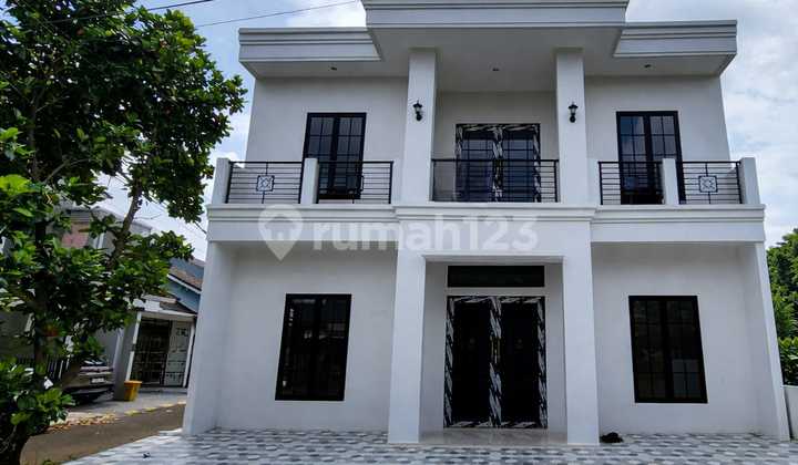 Di Jual Rumah 2 Lantai Posisi Hoek