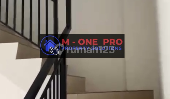 For Rent: 2-Story Boulevard Shop House in Citra Raya 2