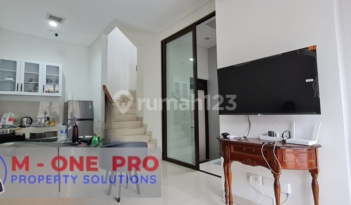 Disewakan Rumah 2 Lantai Furnished. 2