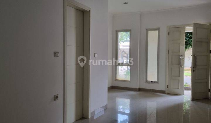 Rumah baru belum pernah dihuni di cluster Edison dekat ke UMN, Scientia Garden, Summarecon Serpong, Tangerang, Banten  11