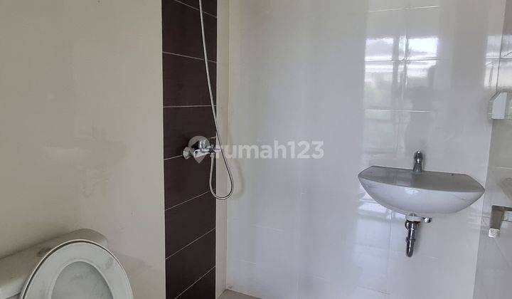 Rumah baru belum pernah dihuni di cluster Edison dekat ke UMN, Scientia Garden, Summarecon Serpong, Tangerang, Banten  16