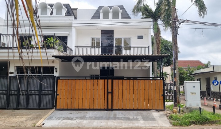Rumah 2 Lantai Hadap Boulevard Regensimelati Mas Serpong