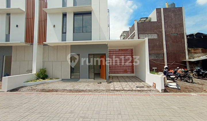 TERBAIK Rumah 2 LT STRATEGIS di SOMAWINATA dkt Cipageran Cimahi