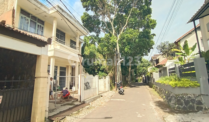 Need Money Strategic Inherited House in Sarijadi Bandung City Near Pasteur 2