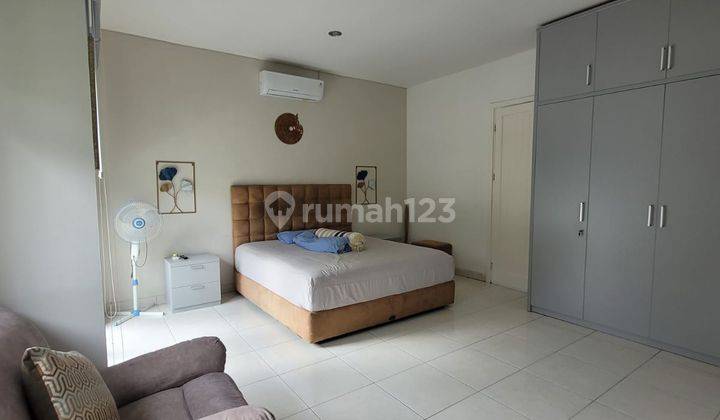 Dijual Rumah Furnished di Kawasan Elit The Green Bsd 2