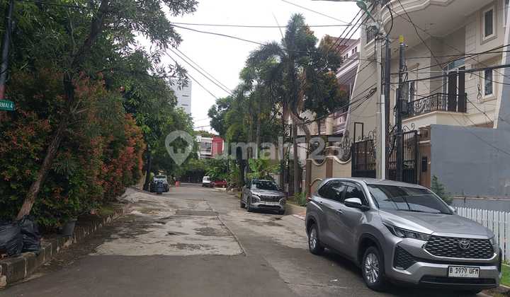Cheap Sale of Ex-Old House Land in Pluit