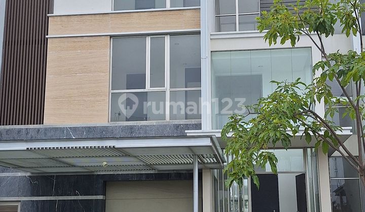 Disewakan Murah Rumah Baru Mewah di Golf Island 2