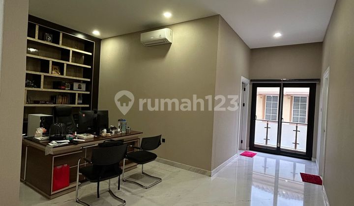 DIJUAL RUMAH LUAS 10X18 4 LANTAI DI BGM PIK 2