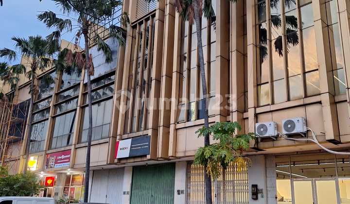 WANT TO SELL LINKED SHOPHOUSE GOLF LAKE WEST JAKARTA