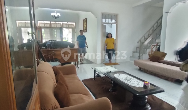 rumah Rumah seperti Villa di Jl. Kelapa Sawit Cinere Estate 2 Lantai Bagus