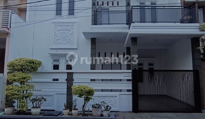 Dijual Rumah Mewah Siap Huni Dalam Cluster di Kota Harapan Indah