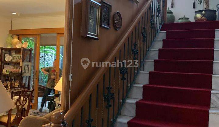 Lokasi Menteng Depan Jalan Raya, Jalan Protokol 5