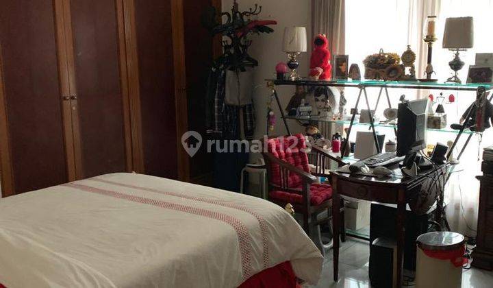 Lokasi Menteng Depan Jalan Raya, Jalan Protokol 7