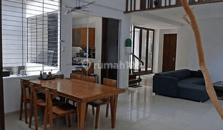 Dijual Rumah di Menteng Lokasi Strategys 2