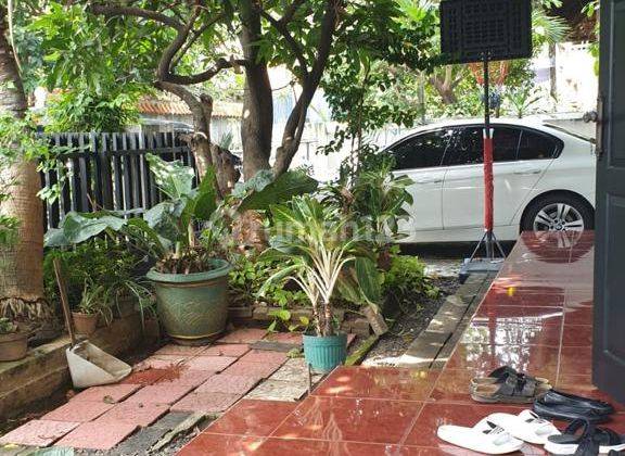 Dijual Rumah di Menteng Lokasi Strategys 2