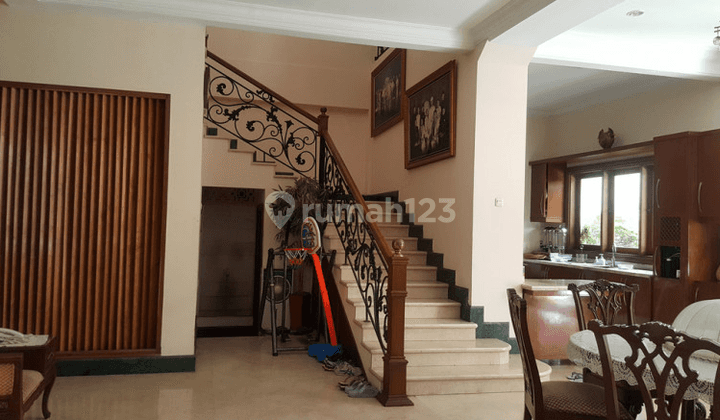 Dijual Rumah di Menteng Lokasi Strategys 2