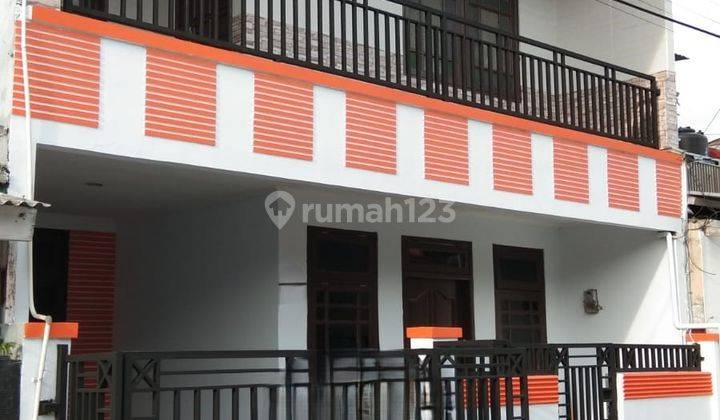 Dijual Rumah Di Harapan Indah, 2 Lantai 2