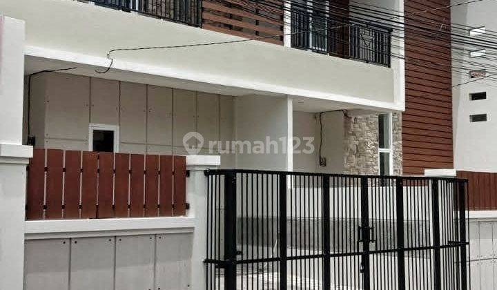 Dijual Rumah di Cempaka Putih Lokasi Strategys  1