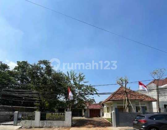 Dijual Rumah Lama Harga Hitung Tanah di Menteng Jakarta Pusat Dijual Rumah Lama Harga Hitung Tanah di Menteng Jakarta Pusat