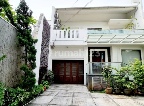 Di Sewakan Rumah di Menteng Jalan Hoscokroaminoto lokasi Strategys Di Sewakan Rumah di Menteng Jalan Hoscokroaminoto lokasi Strategys