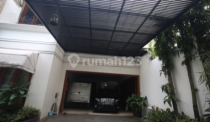 Dijual Rumah Mewah Konsep European Classic di Menteng Jakarta Pusat 2