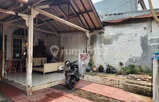 For Sale House in Dimenteng, Central Jakarta Strategic Location 2
