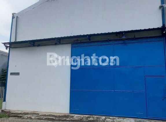 Warehouse Surabaya Gunung Anyar container access.