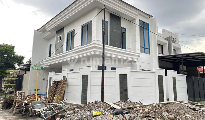 Rumah hook Jemursari Row lebar lokasi ciamik dekat raya