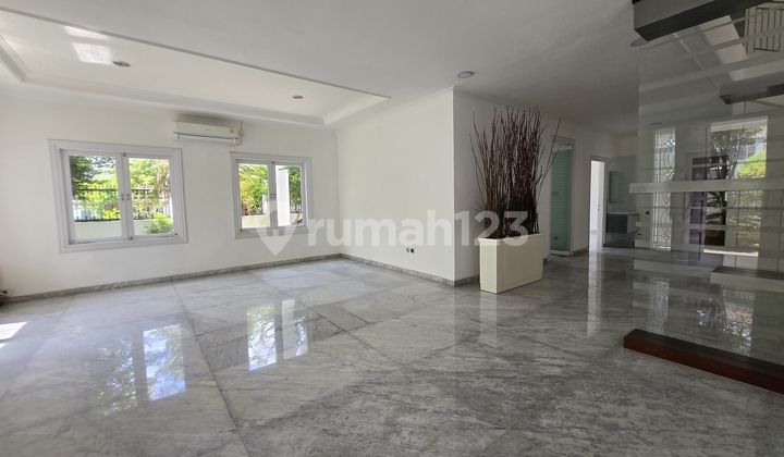 Rumah Mewah Siap Huni Luas 560 Di Intercon Taman Kebon Jeruk