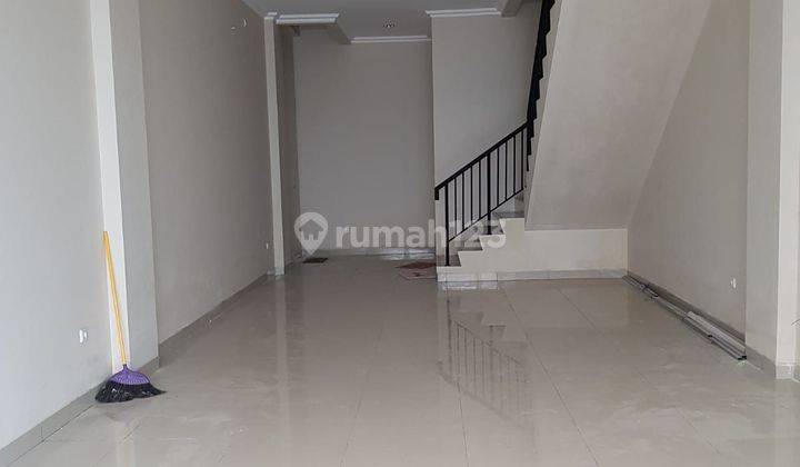 Ruko Greatwall uk 4.5x15 Posisi Boulevard di Green Lake City 1