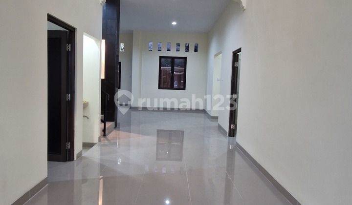 Rumah 3 Lantai Siap Huni Di Taman Chrysant Bsd City Rumah 3 Lantai Siap Huni Di Taman Chrysant Bsd City