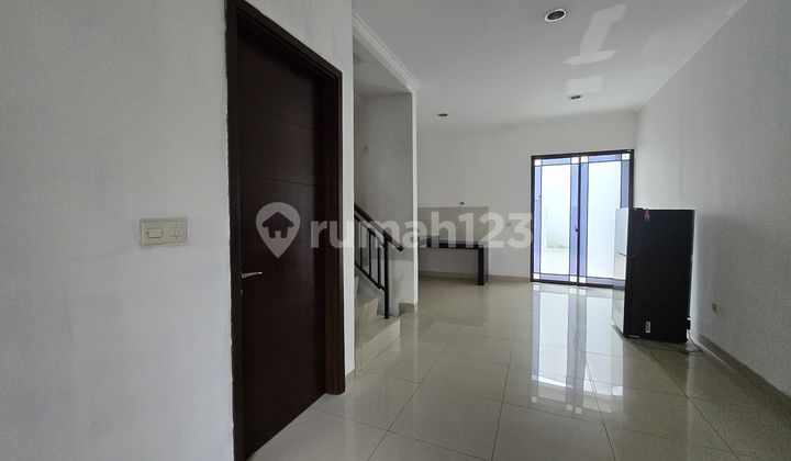 Rumah 2 Lantai Siap Huni Di Green Lake City