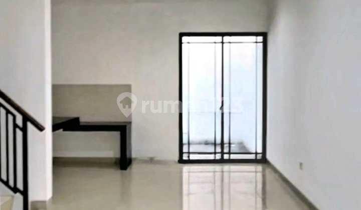 2-Story House Ready to Occupy in Green Lake City 2-Story House Ready to Occupy in Green Lake City