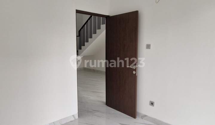 Rumah Murah Brand New di Taman Villa Meruya 2