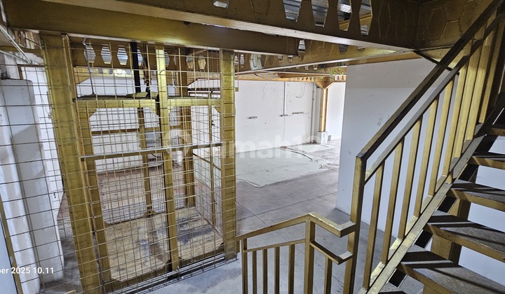 For Rent Warehouse Sedayu Bizpark Daan Mogot 3 Floors With Lift West Jakarta