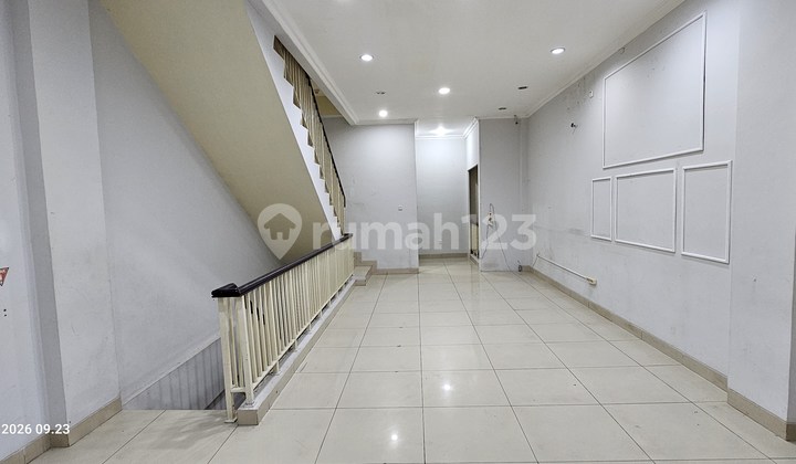 Ruko Sedayu Square 4 Floors with Goods Lift 2