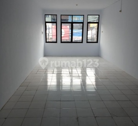 For Rent 2-Story Shop House, for Coffee Shop, Restaurant, Retail on Jatiwaringin Raya, Bekasi