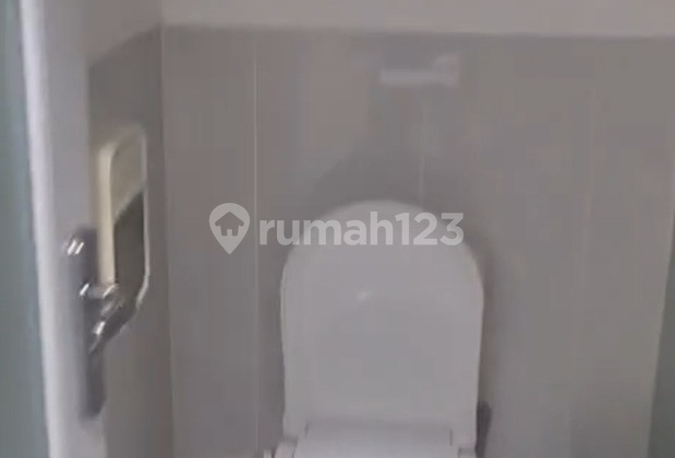 For Rent: Shop House, Furnished Condition, in Patal Senayan, Kebayoran Lama 2